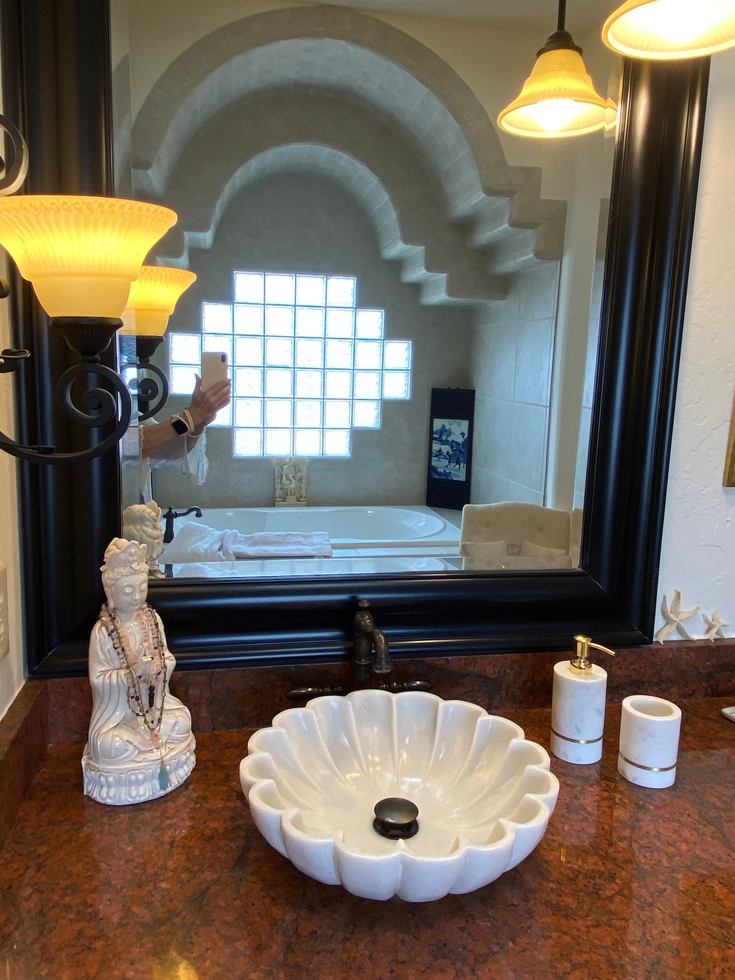 The Scallop Marble Wash Basin