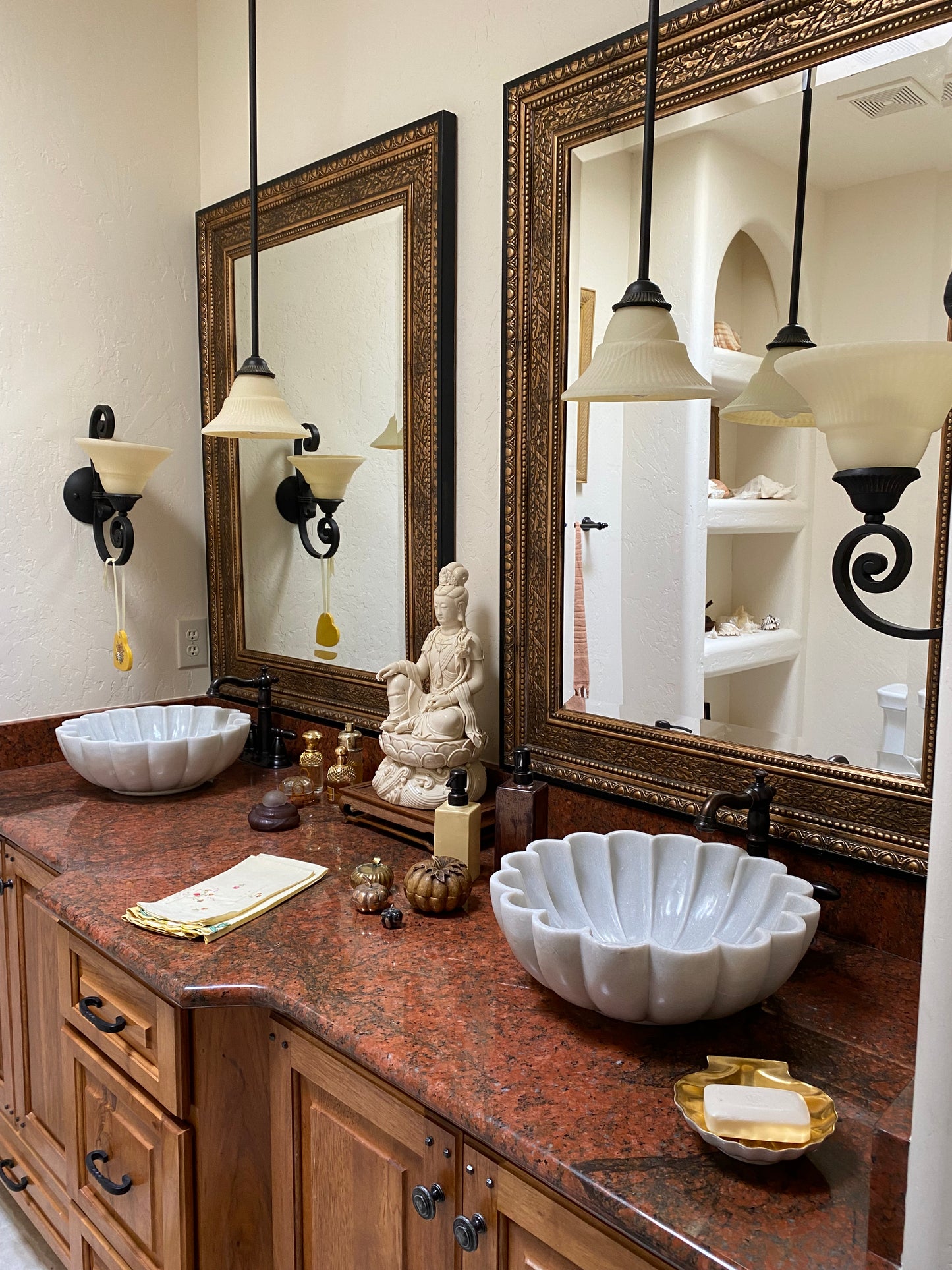 The Scallop Marble Wash Basin